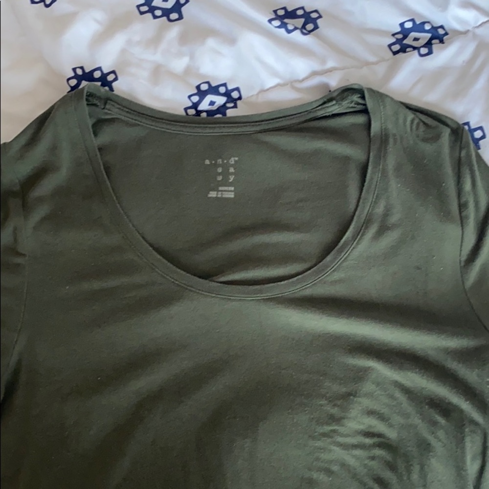 Green short sleeve shirt